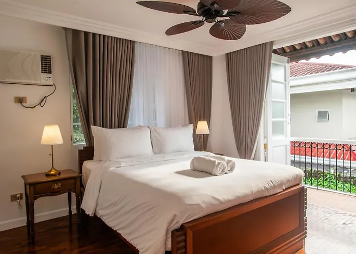 Miranamin Sampaguita - Two Bedroom In Historic With Indoor Plunge Pool, Self-service Breakfast, Garden View, Pet-friendly *