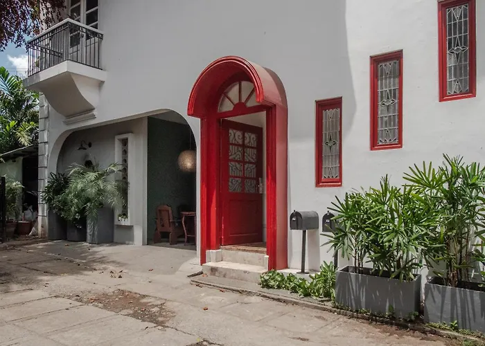 Apartment Miranamin Sampaguita - Two Bedroom In Historic With Indoor Plunge Pool, Self-service Breakfast, Garden View, Pet-friendly *